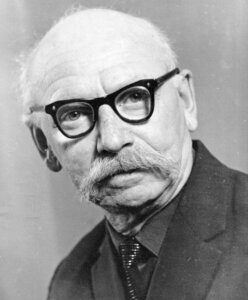 ОПОЛЧЕНЕЦ ИСТОРИЧЕСКОЙ ПРОЗЫ. (Вспоминая Евгения Люфанова)