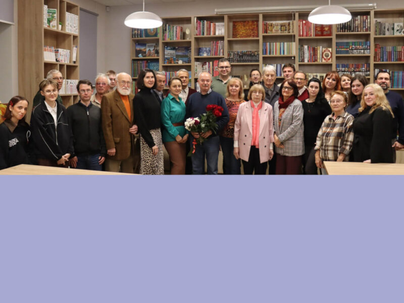 В БИБЛИОТЕКЕ ИМ. В.М. КУБАНЁВА ПРОШЛА ПРЕЗЕНТАЦИЯ КНИГИ ИВАНА ЩЁЛОКОВА «ГОРОД НА ЛУЧАХ ЗАРИ»